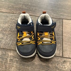 OshKosh shoes